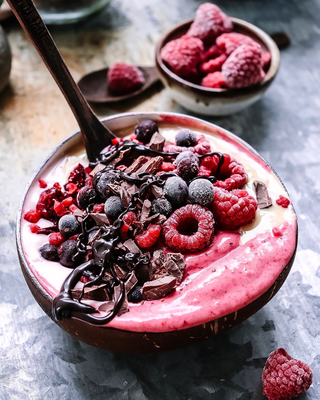 Strawberry Raspberry and Tahini Smoothie Bowl