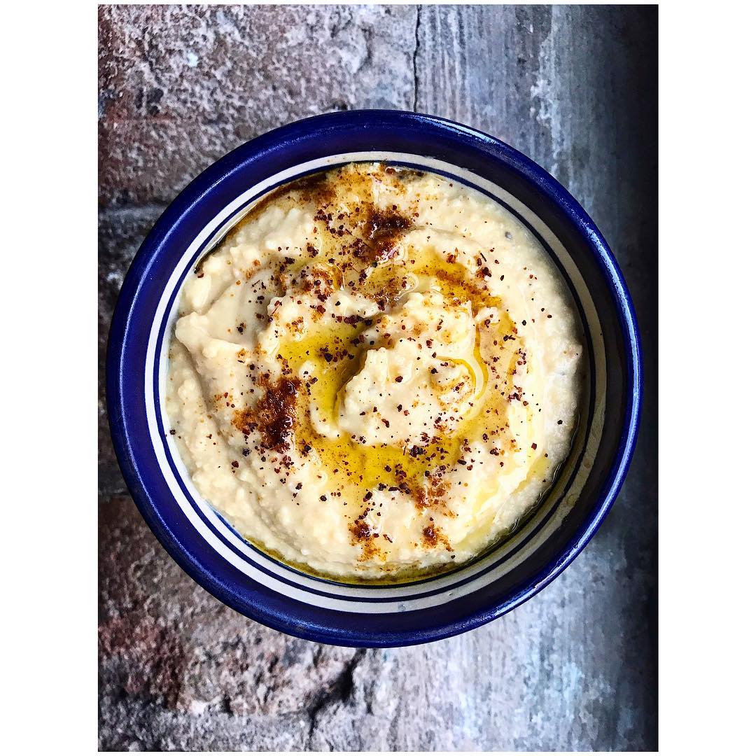 Creamiest Bowl of Hummus