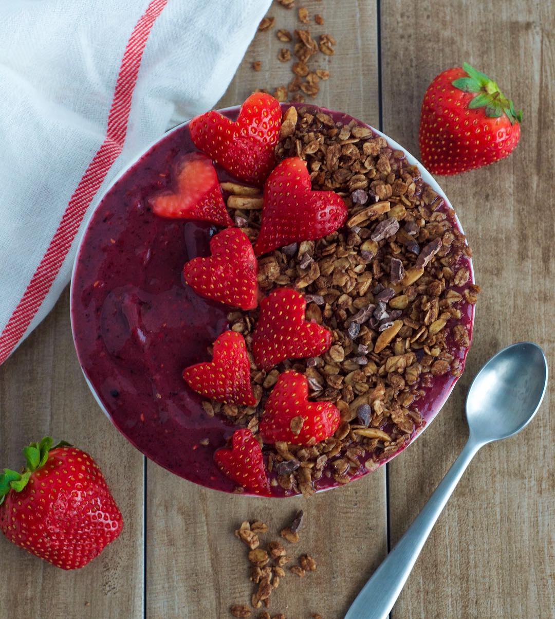 Festive Valentine Berry Smoothie Bowl