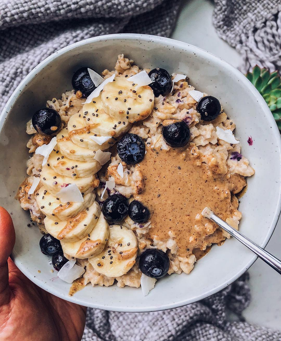 Overnight Oats with Chia Seeds and Fruit
