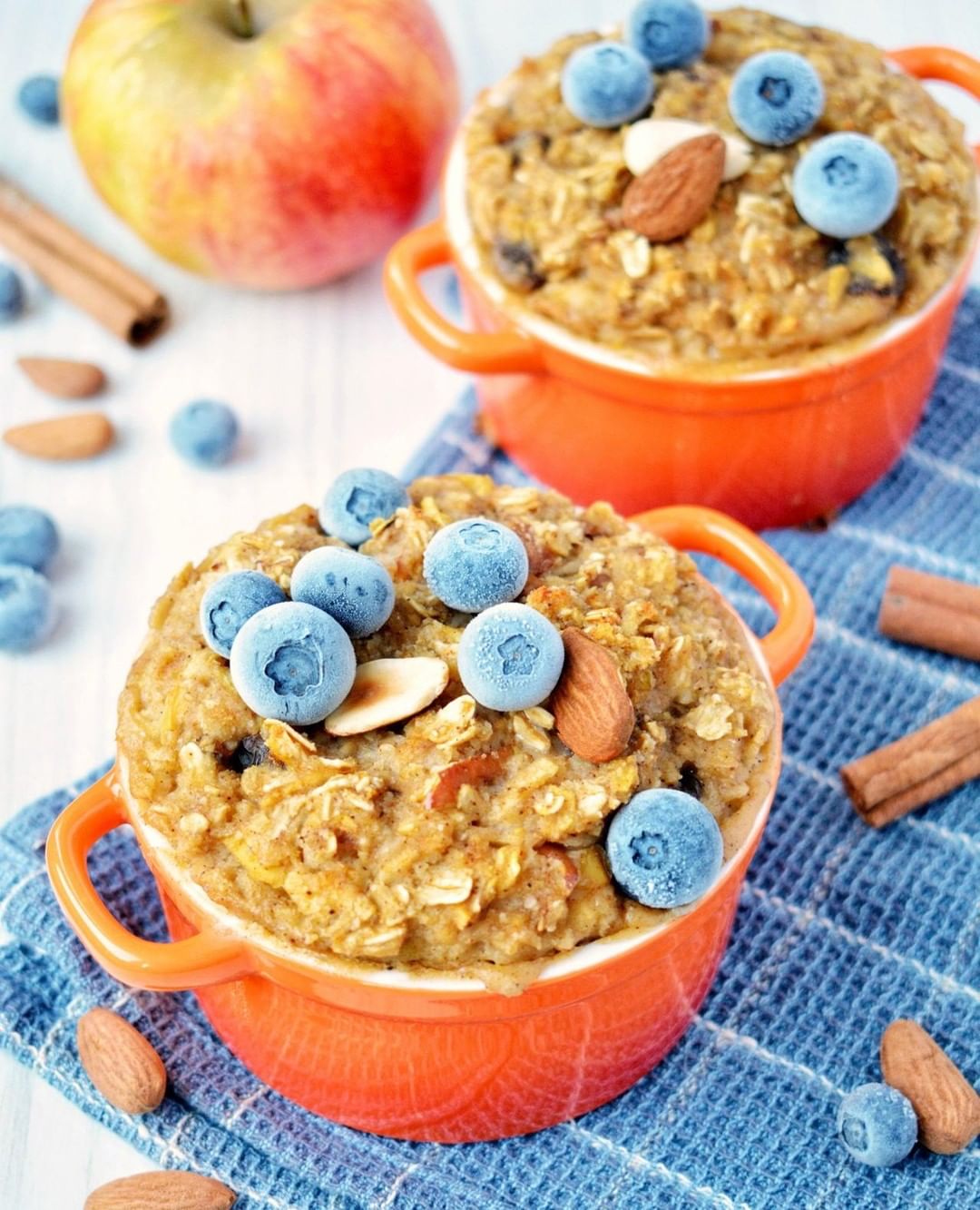 Apple Almond Baked Oatmeal⁣