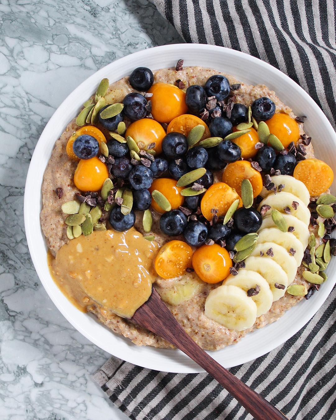 Cinnamon Oatmeal with Fresh Toppings