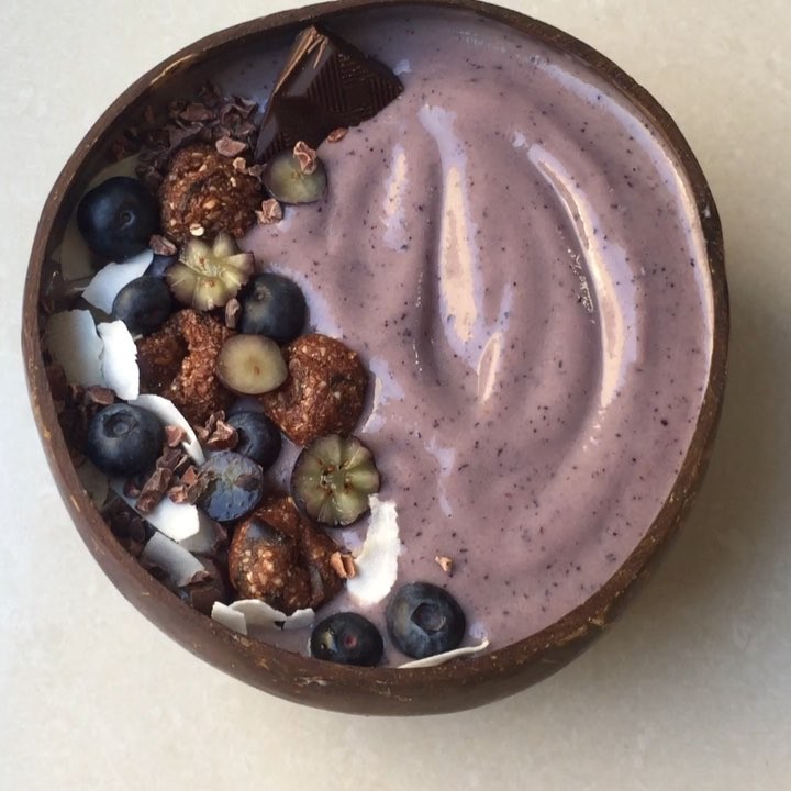 Easy Banana Blueberry Cauliflower Smoothie Bowl