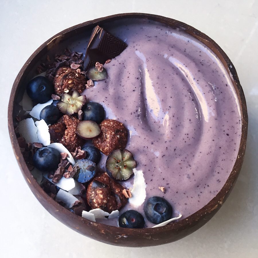 Easy Banana Blueberry Cauliflower Smoothie Bowl