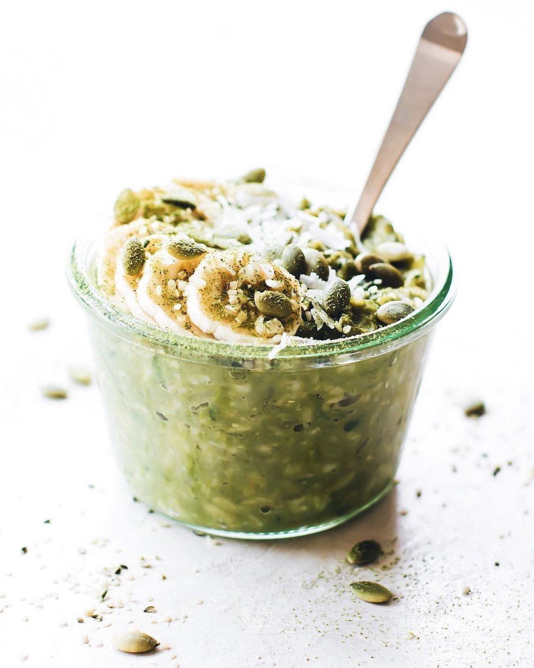 Matcha Oatmeal with Almond Milk