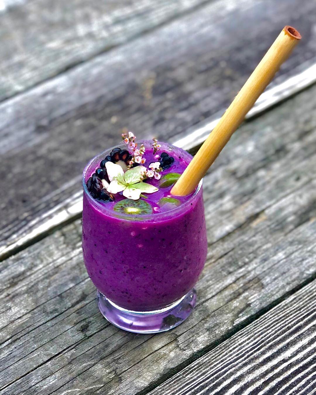 Vivid Pink Pitaya Smoothie