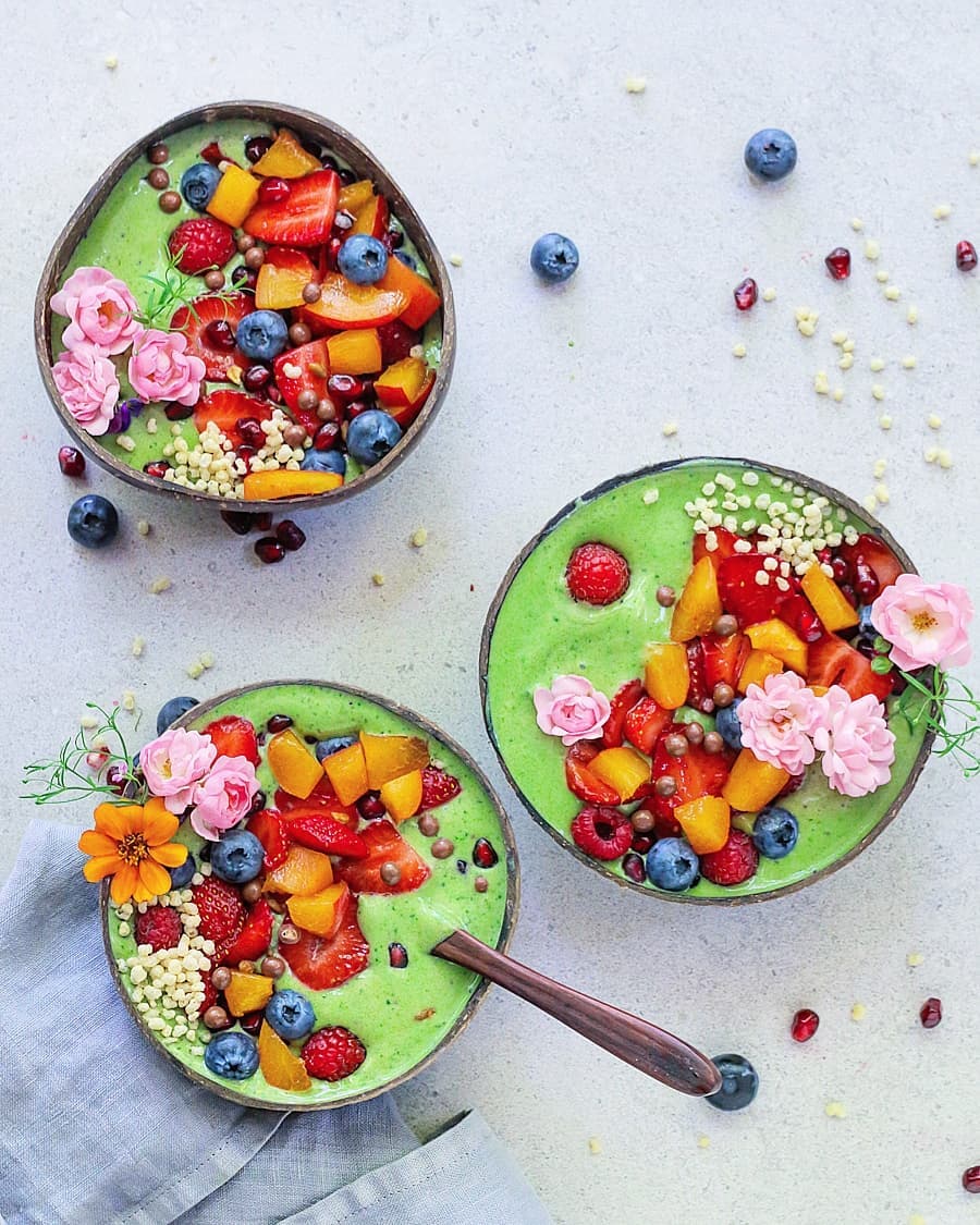 Matcha Nicecream with Seasonal Fruits