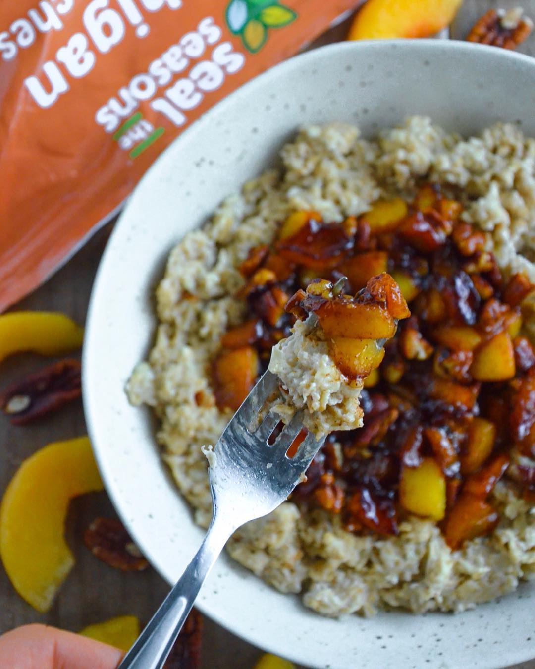 Caramelized Peaches and Pecans Oatmeal