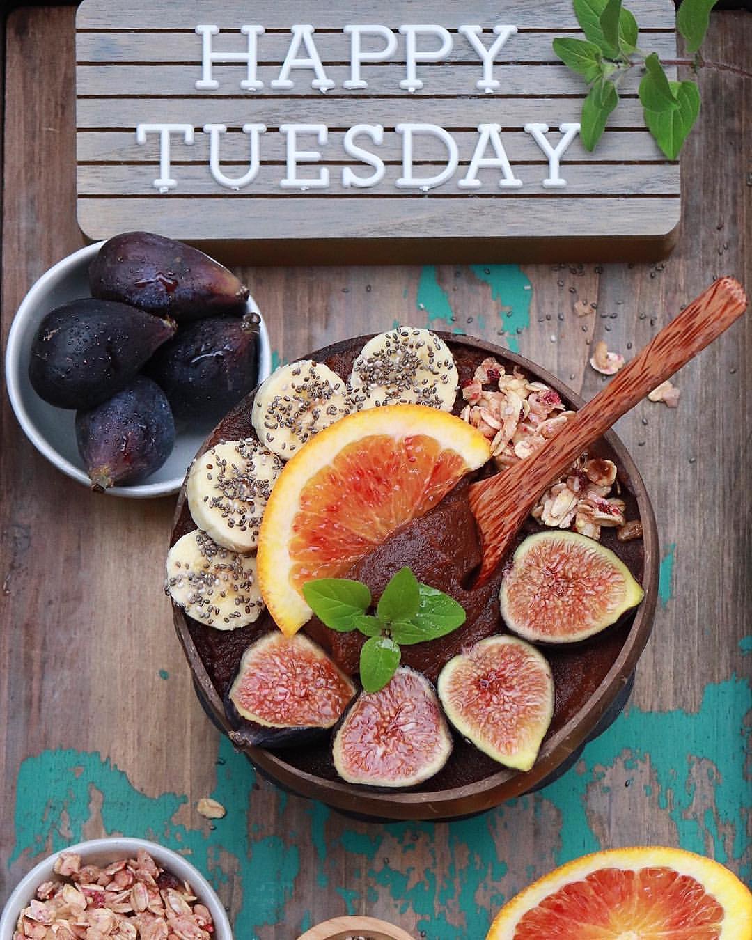 Fig, Banana, and Orange Smoothie Bowl