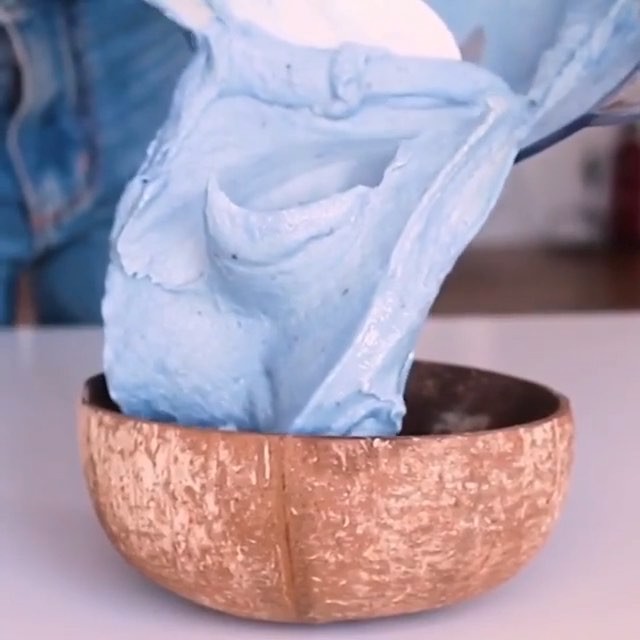 Vanilla and Blue Spirulina Nice Cream