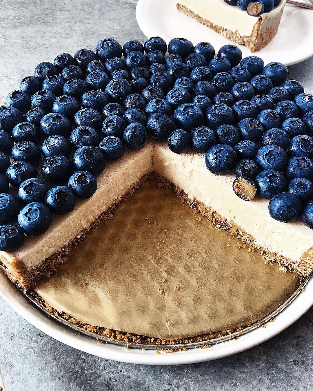Vegan No-Bake Blueberry Cheesecake