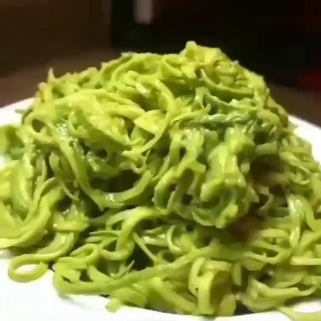 Creamy Avocado Zucchini Noodles