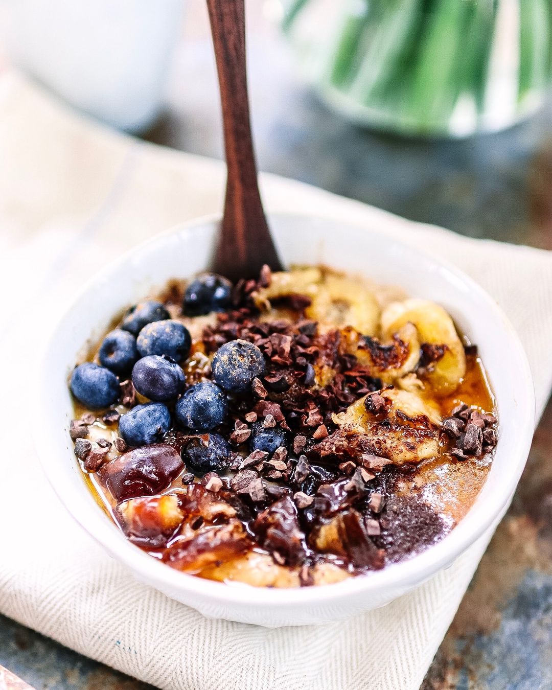 Overnight Soaked Porridge Oats with Cinnamon and Dates