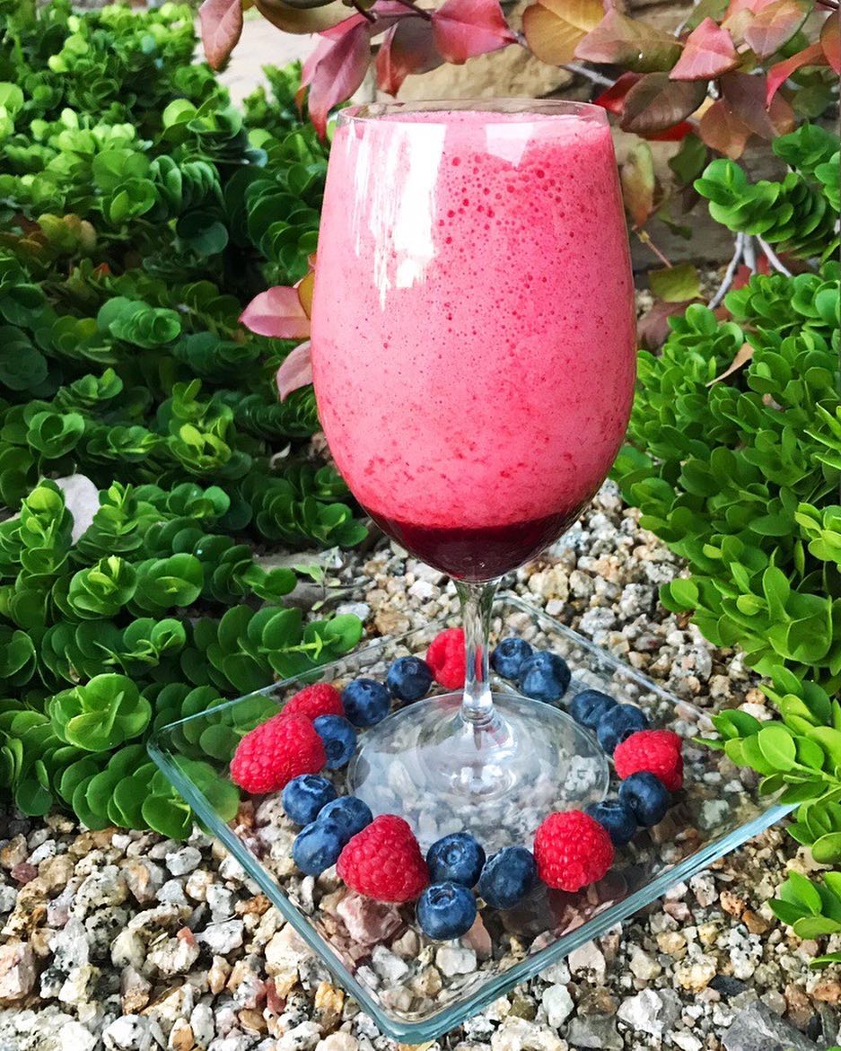 Beauty Bar Smoothie with Fresh Fruits and Juices