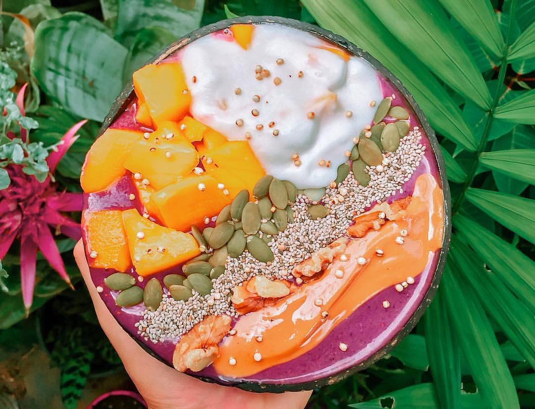 Acai Bowl with Superfood and Toppings
