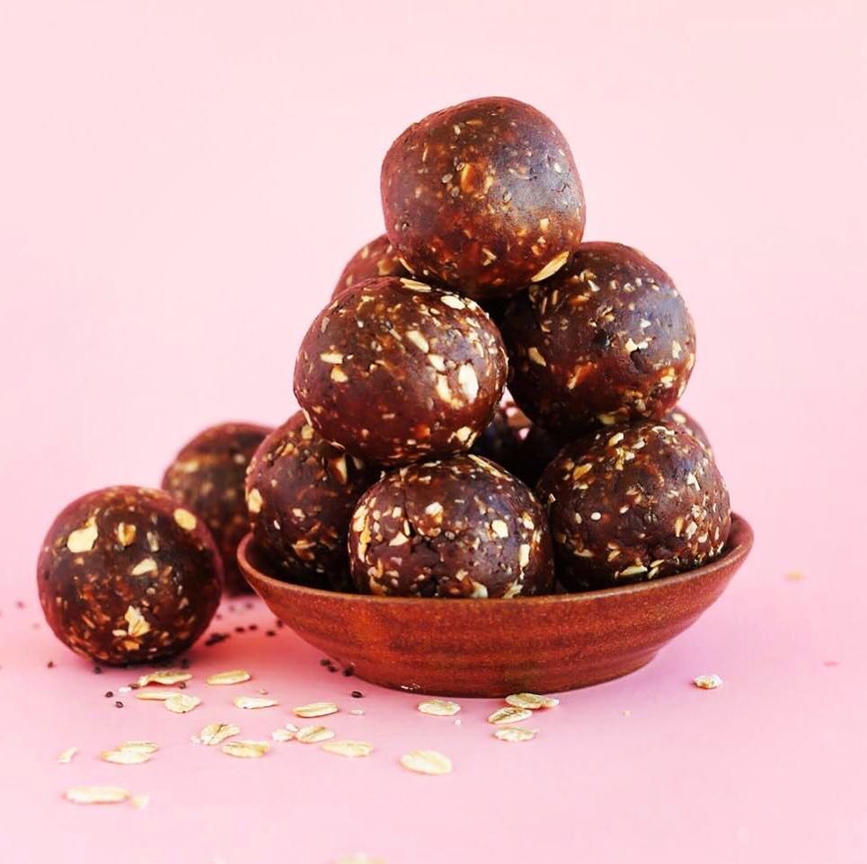 Healthy Energy Balls with Dates and Oats