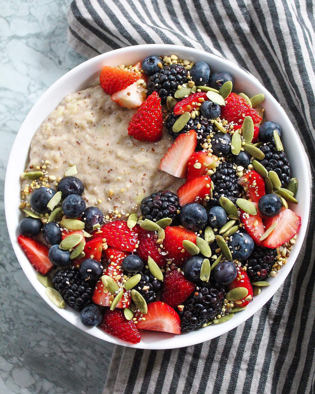 Vegan Banana Cinnamon Oatmeal