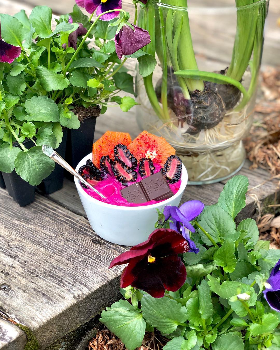 Pink Pitaya Smoothie Bowl