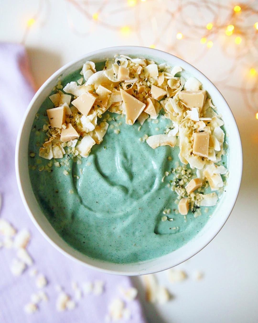 Vegan Banana Spirulina Smoothie Bowl