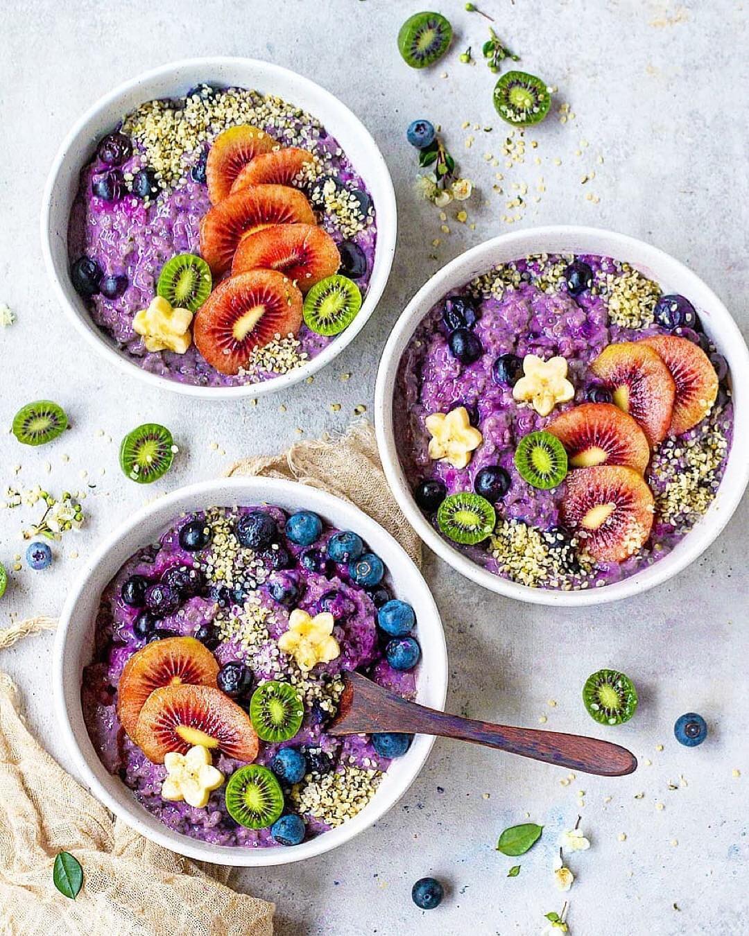 Berrylicious Oatmeal Breakfast Bowls