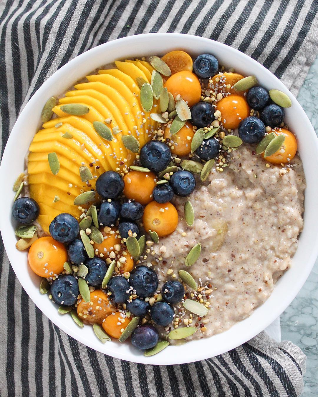 Warm Banana Cinnamon Oatmeal