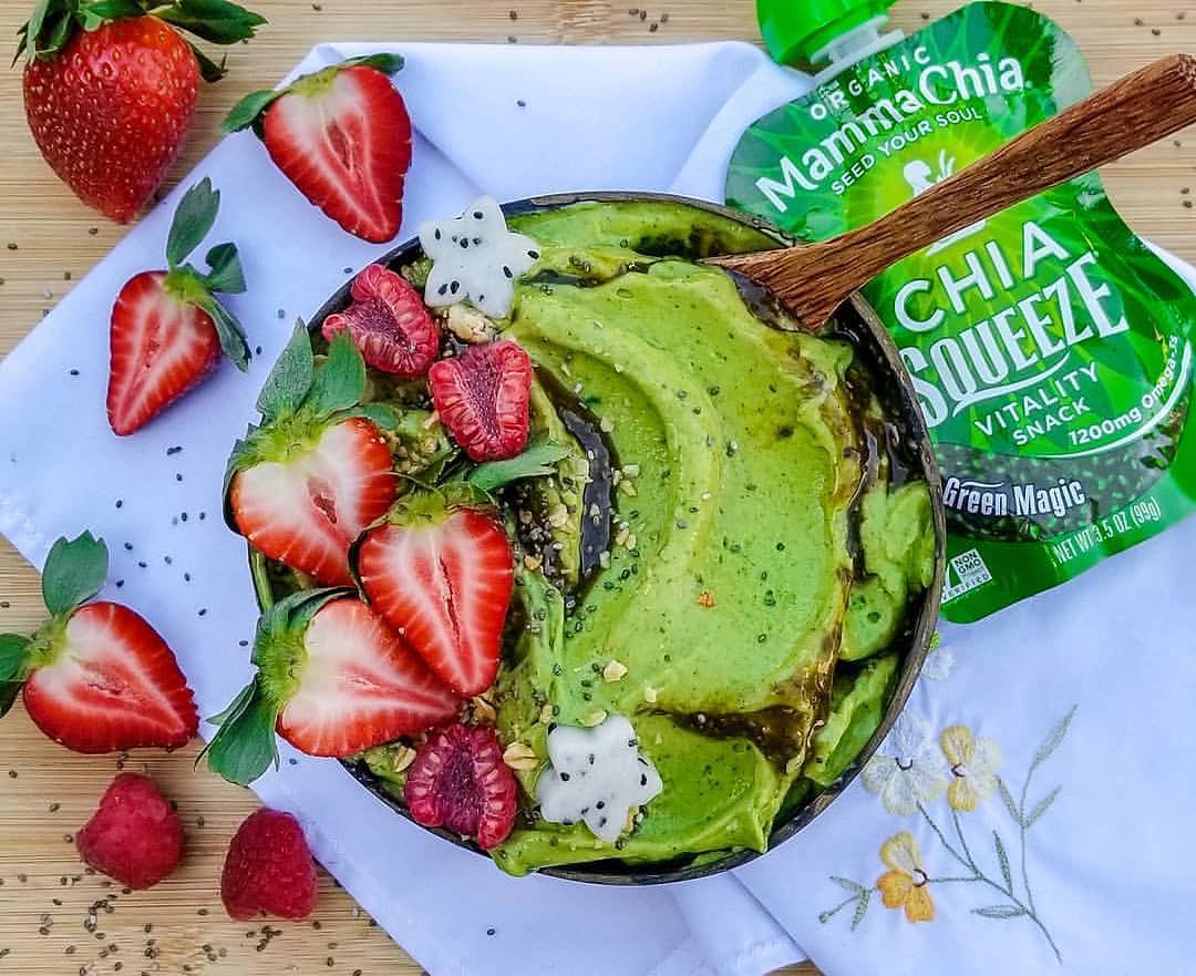 Spinach Pineapple Avocado Matcha Smoothie Bowl