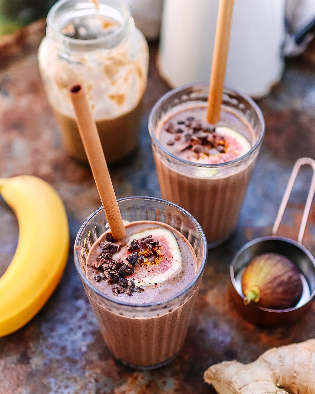 Fig and Ginger Smoothie with Almond Butter