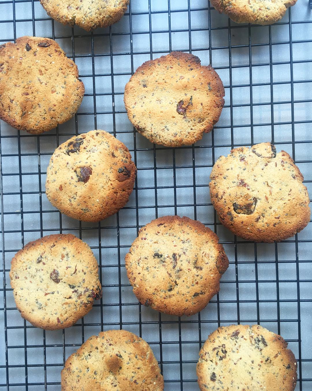5 Ingredient Almond Cranberry Cookies