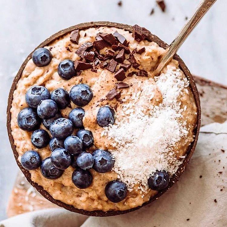 Sticky Date Almond Butter Oatmeal