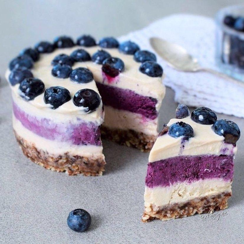 Vegan Blueberry Cheesecake with Dates and Cashews