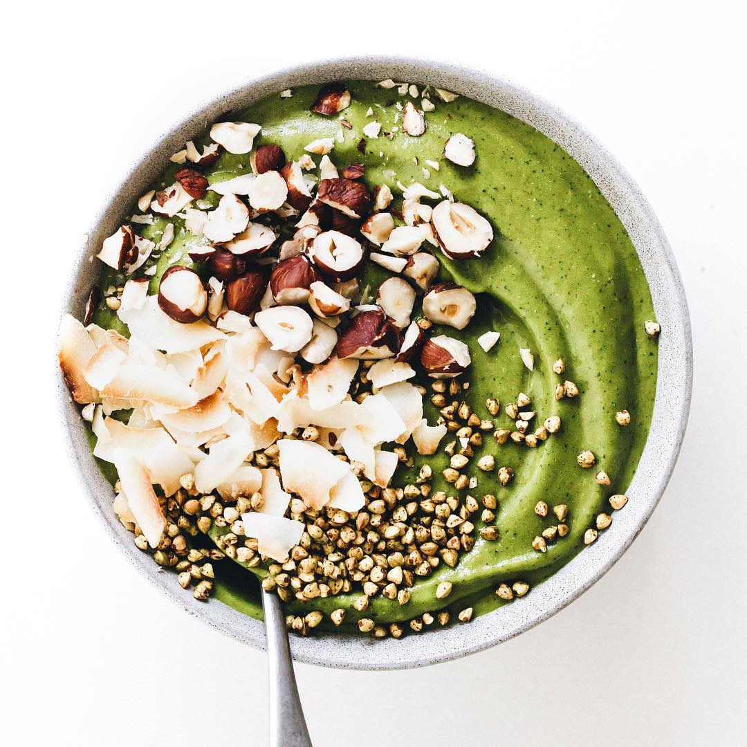 Matcha Smoothie Bowl with Banana and Kale