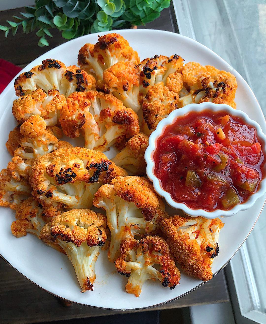 Spicy Sriracha Cauliflower Bites Appetizer