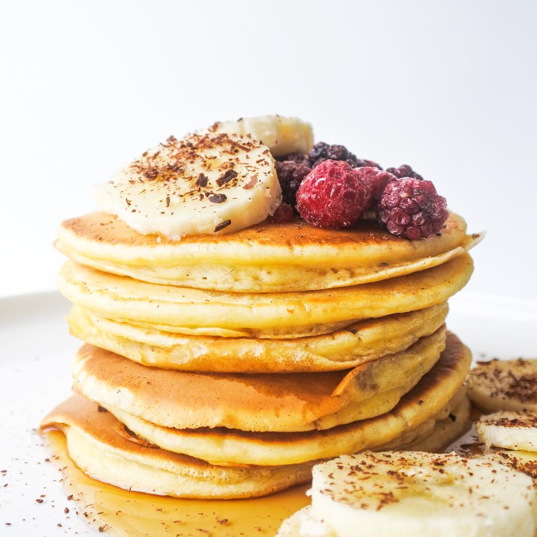 Easy Lactose-Free Pancakes with Maple Syrup