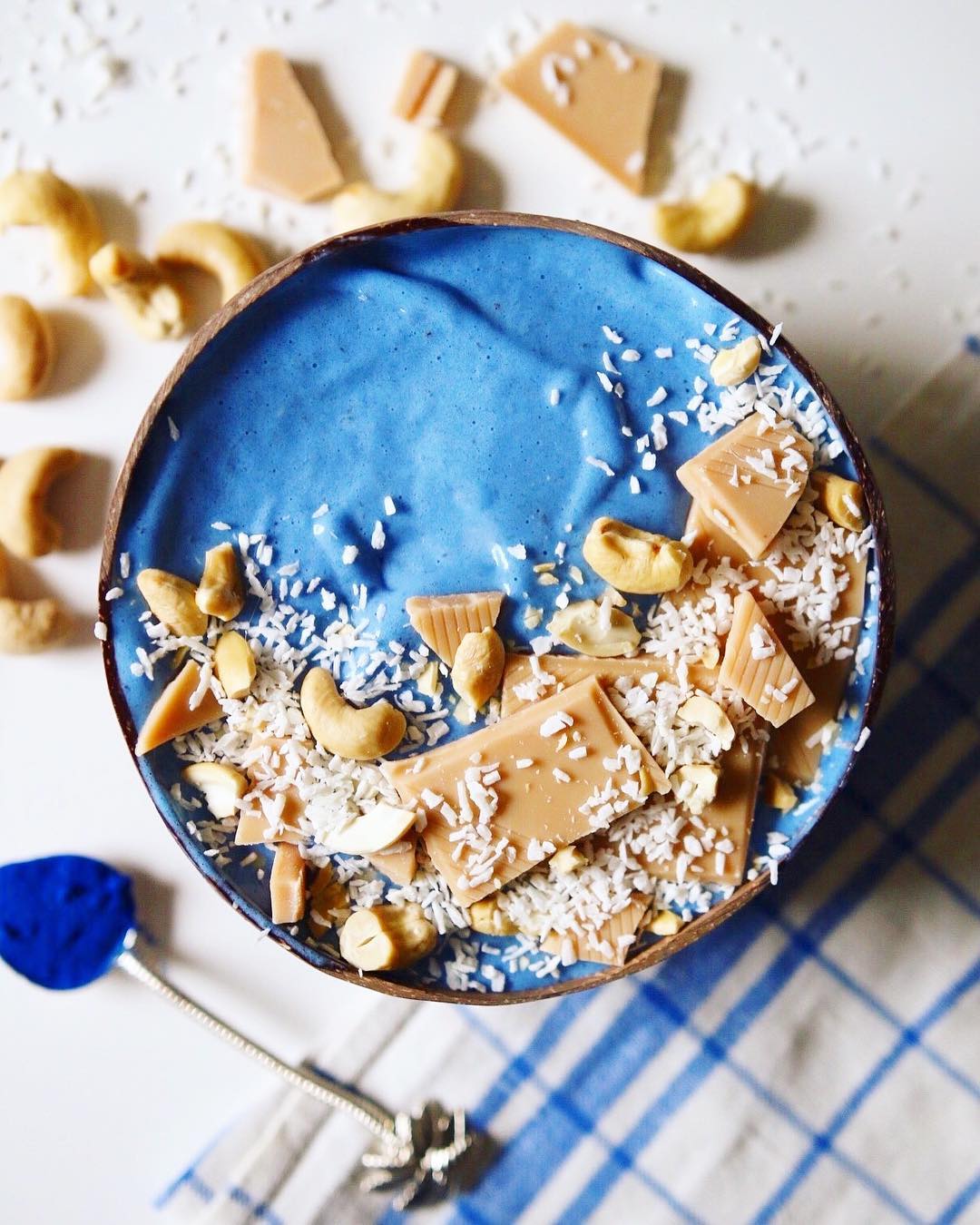 Blue Spirulina Smoothie Bowl