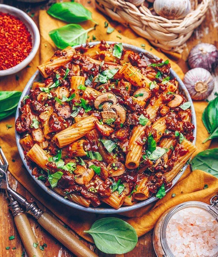 Creamy Basil Garlic Mushroom Pasta