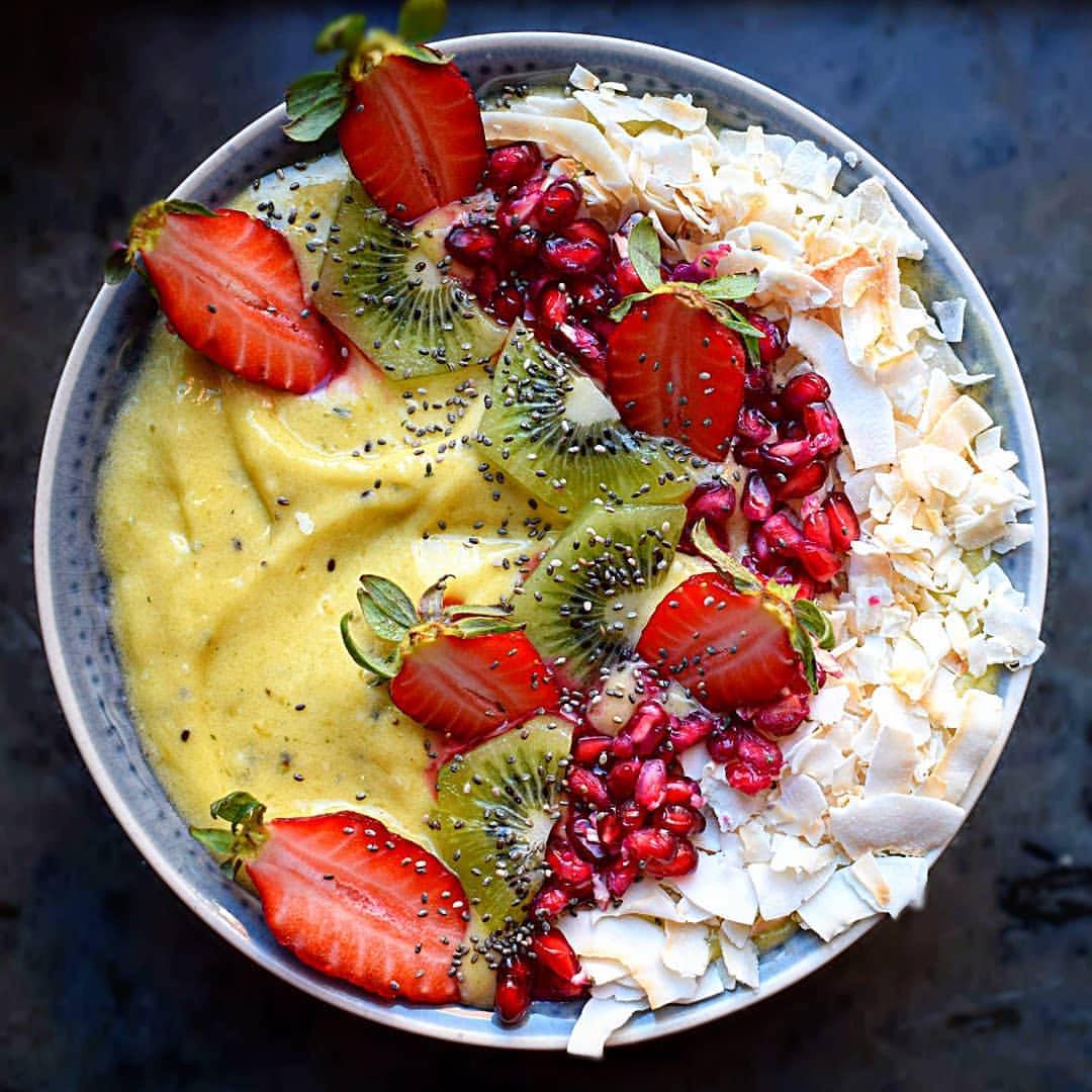Healthy Fruit Smoothie Bowl