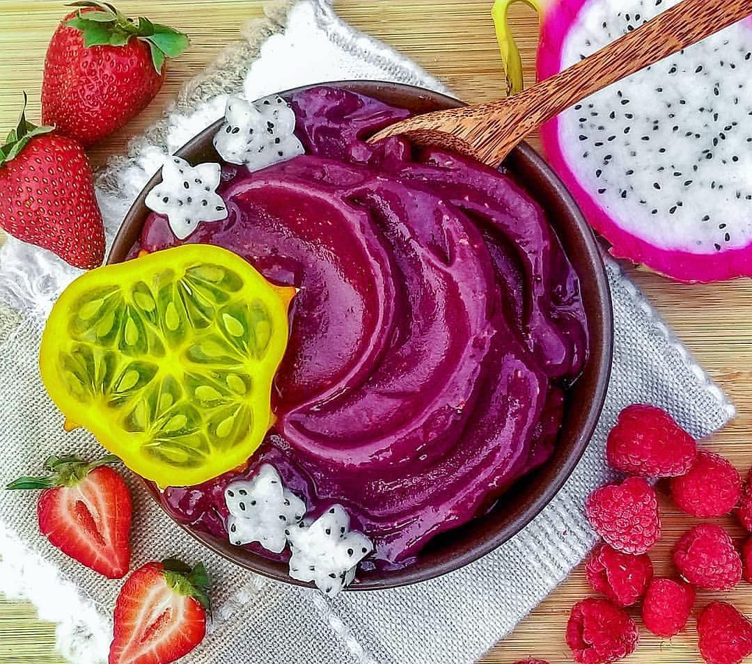Mixed Berry Mango Acai Smoothie Bowl