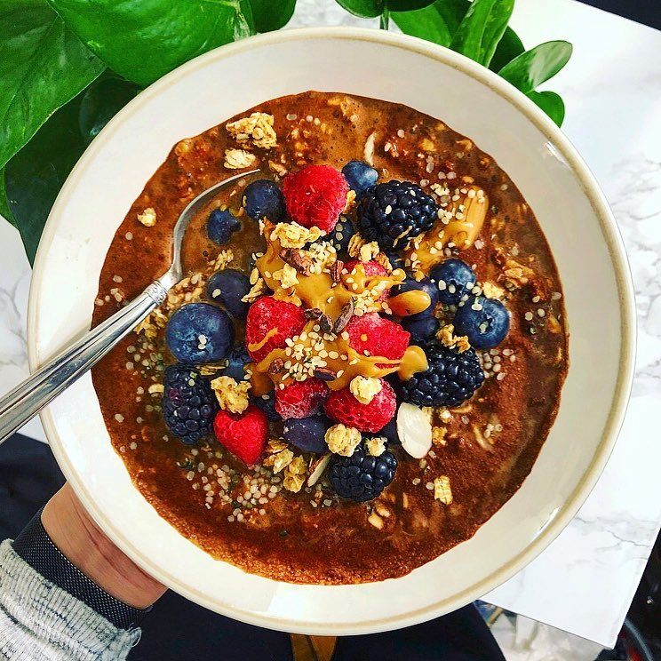 Overnight Chocolate Protein Oats Bowl
