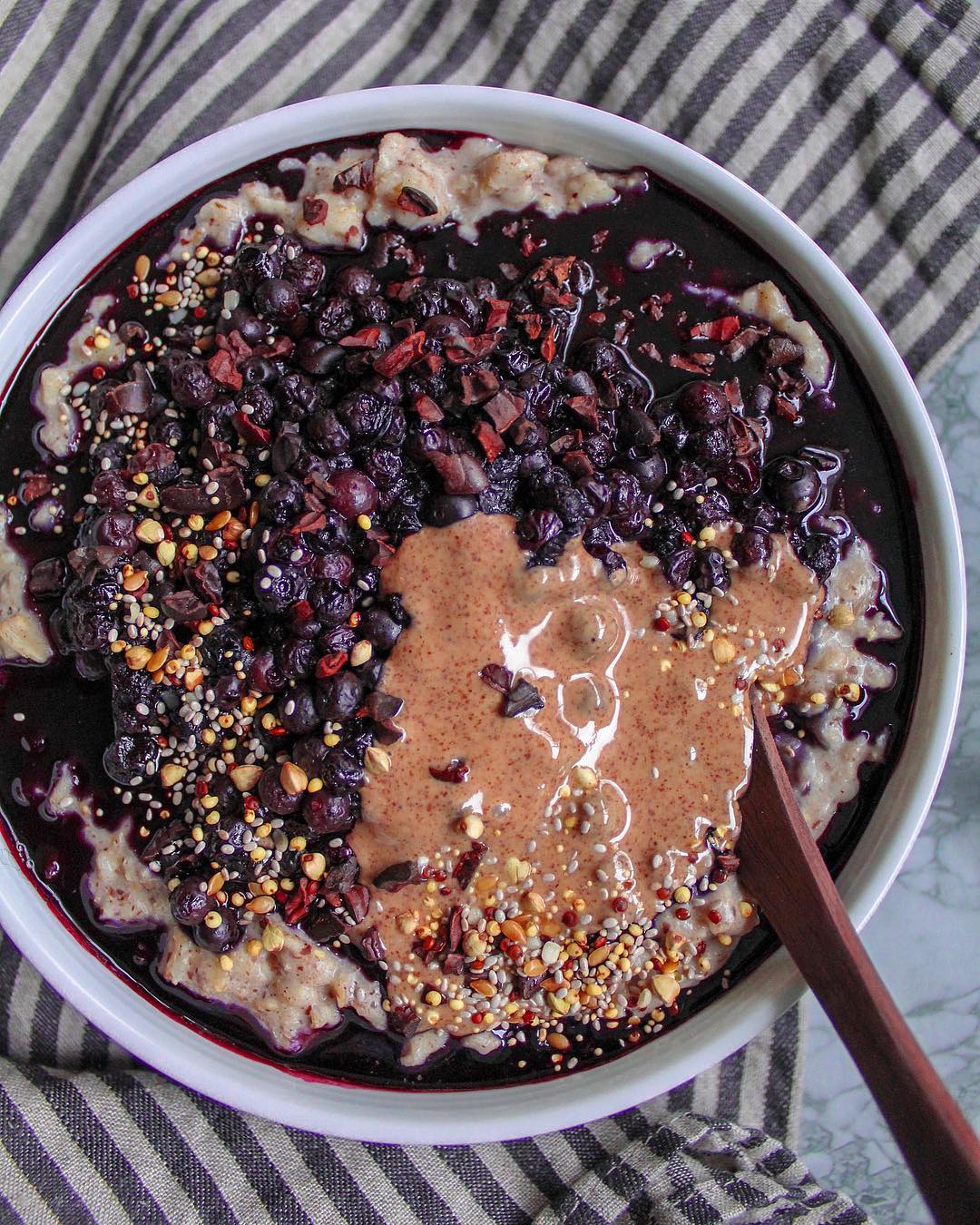 Simple Quick Oatmeal with Banana and Cinnamon