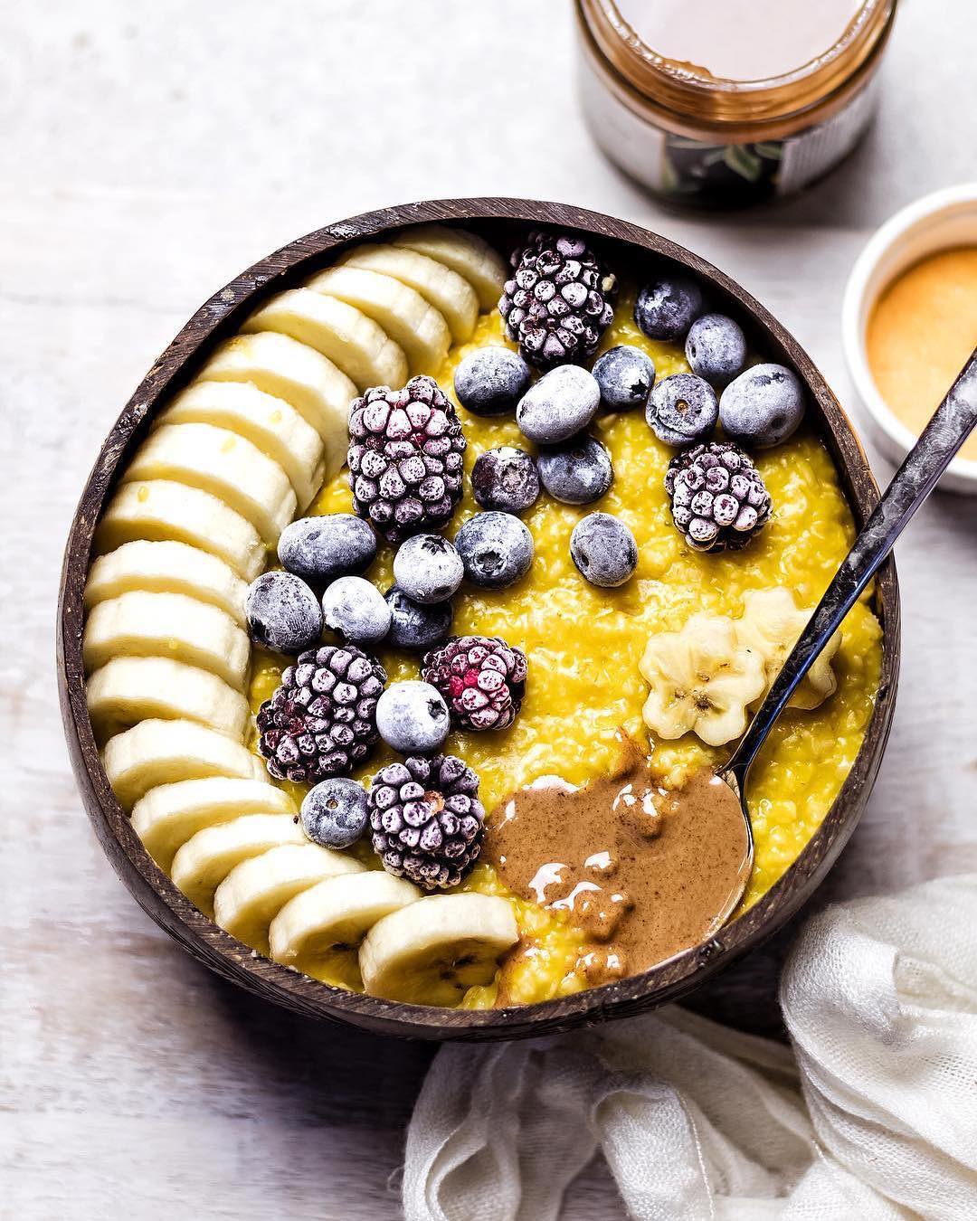 Golden Oatmeal with Turmeric and Lemon