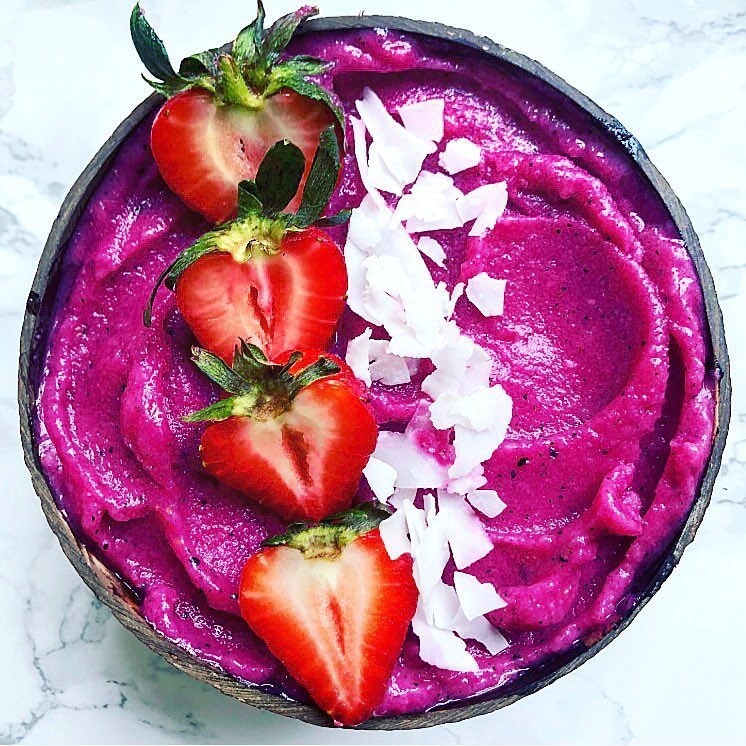 Refreshing Pitaya Banana Smoothie Bowl