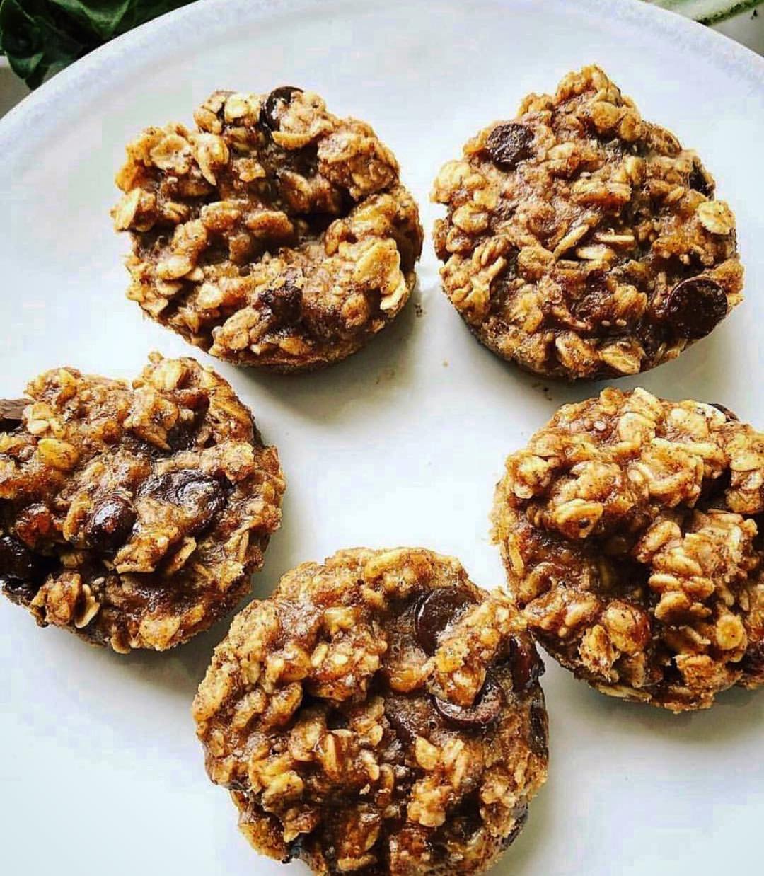 Easy Breakfast Muffins with Oats and Bananas