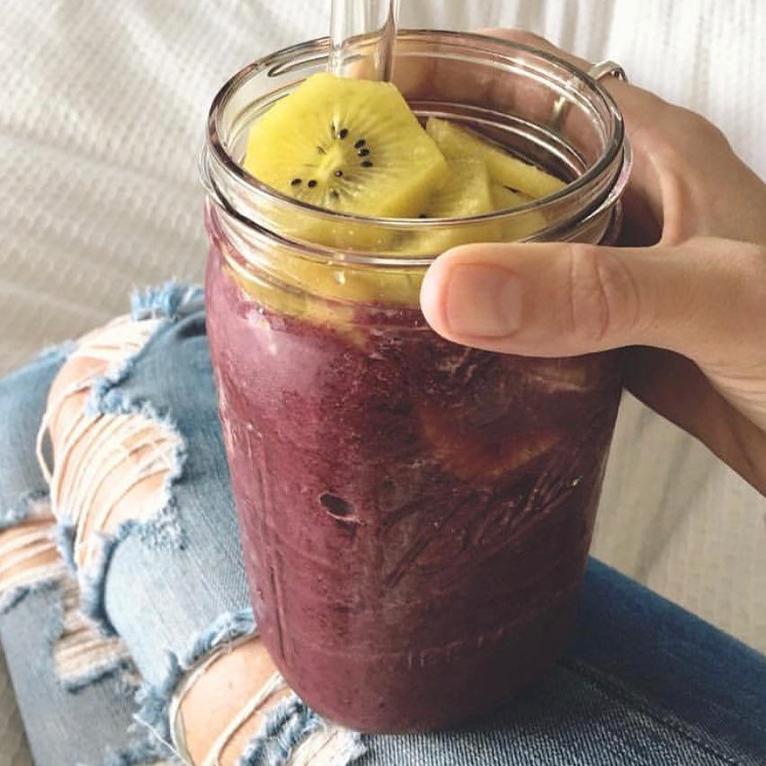 Tropical Fruit Smoothie with Honey and Dates