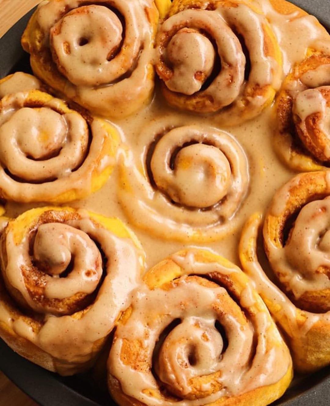 Vegan Spiced Pumpkin Cinnamon Rolls with Caramel