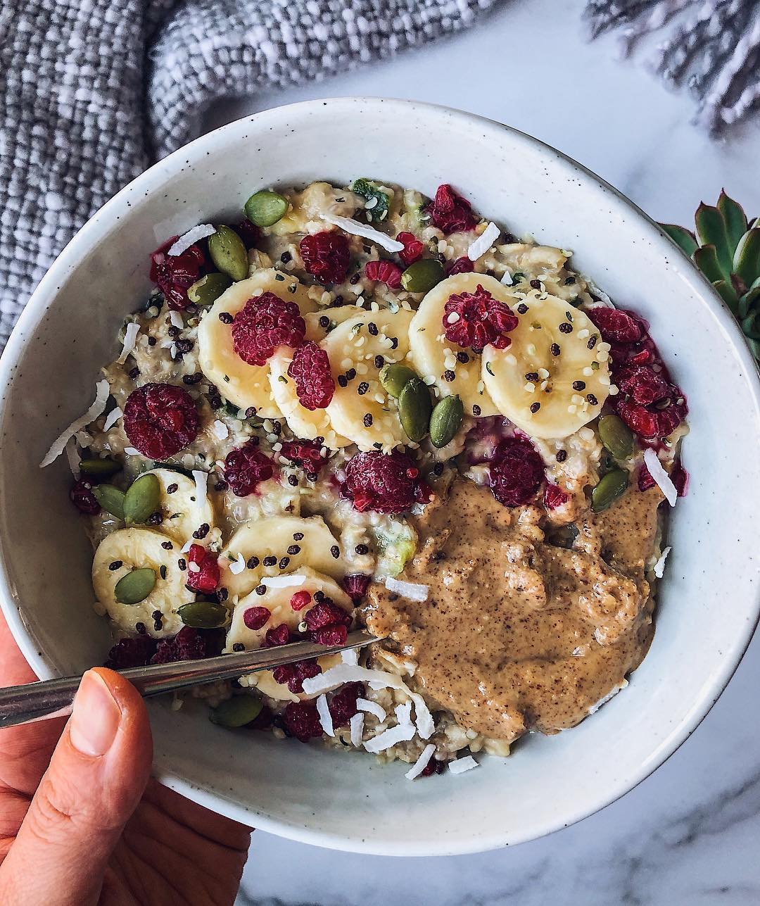 Easy Overnight Oatmeal Bowl Breakfast