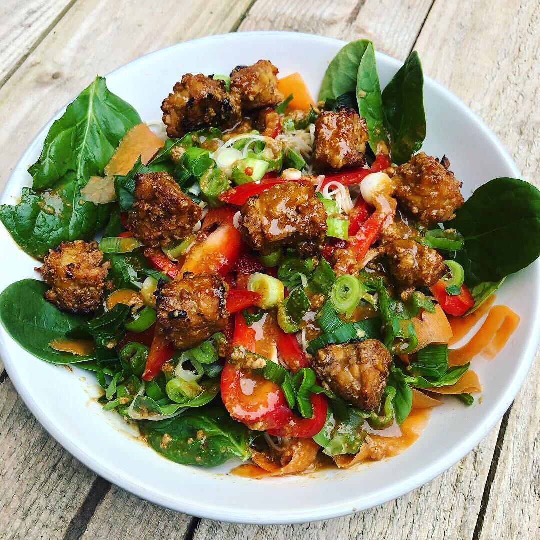 Thai Salad with Peanut Tempeh