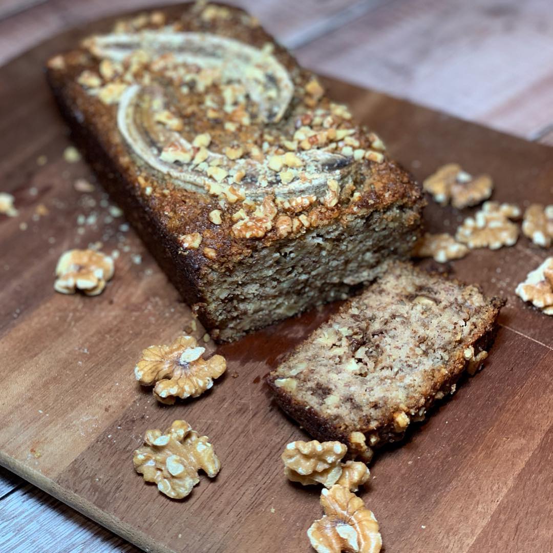 Delicious Homemade Banana Bread with Walnuts and Spices