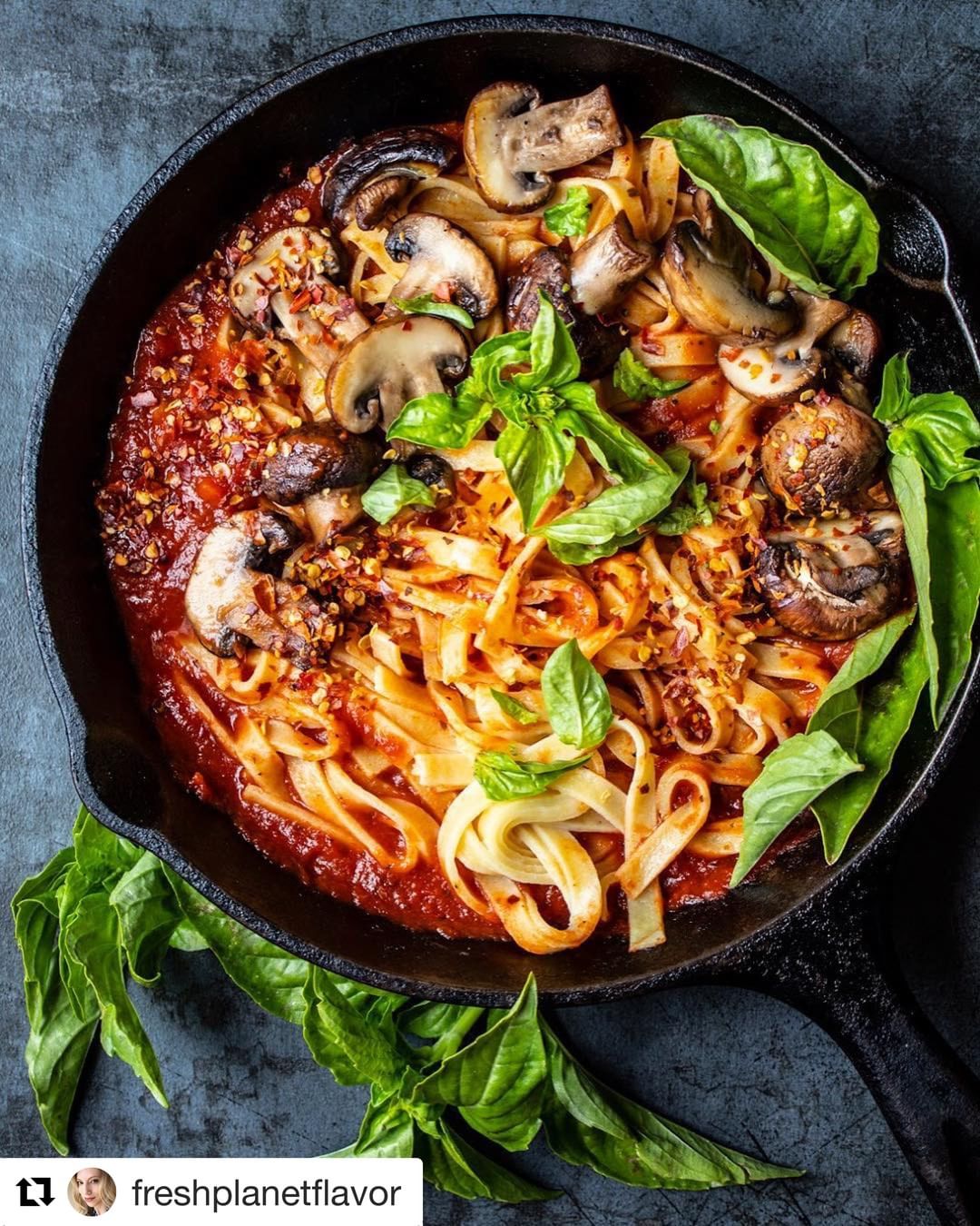 Garlicy Mushroom Pasta with Marinara Sauce