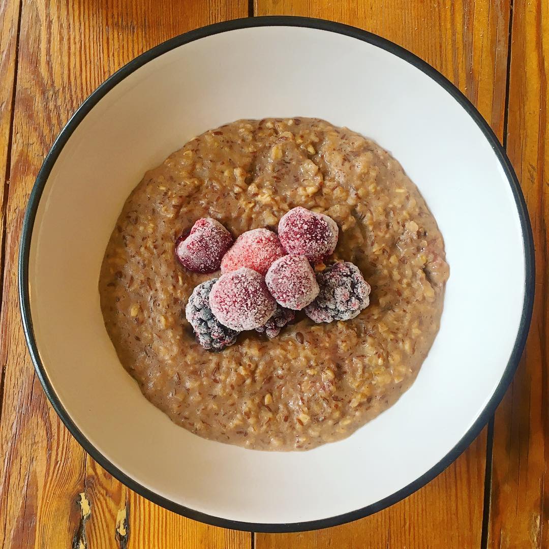Vegan Chocolate Protein Porridge with Berries