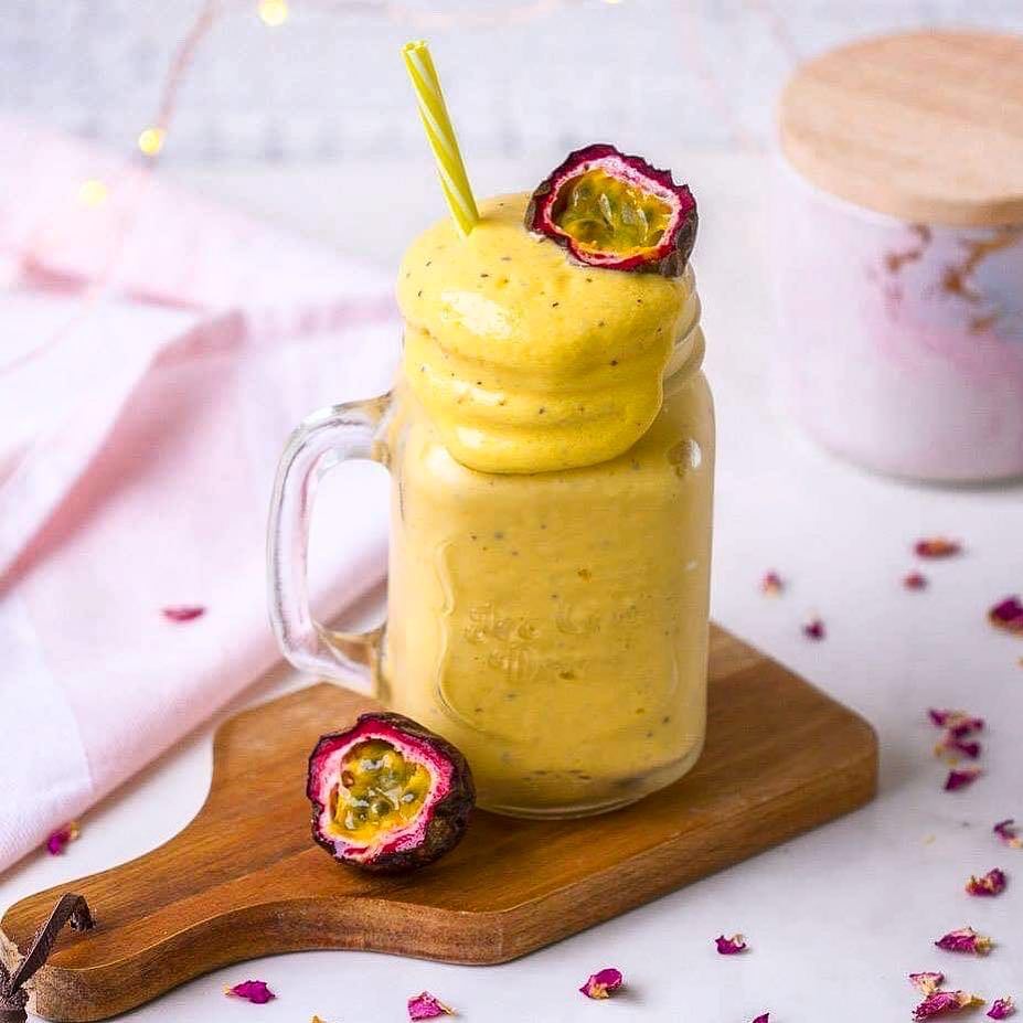 Tropical Banana Mango Smoothie